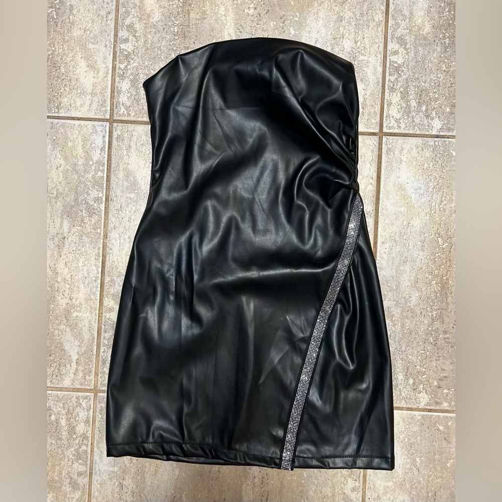 🖤🖤Asymmetrical Hem Faux Leather Strapless Dress🖤🖤SZ M 🖤NWOT - Picture 10 of 14